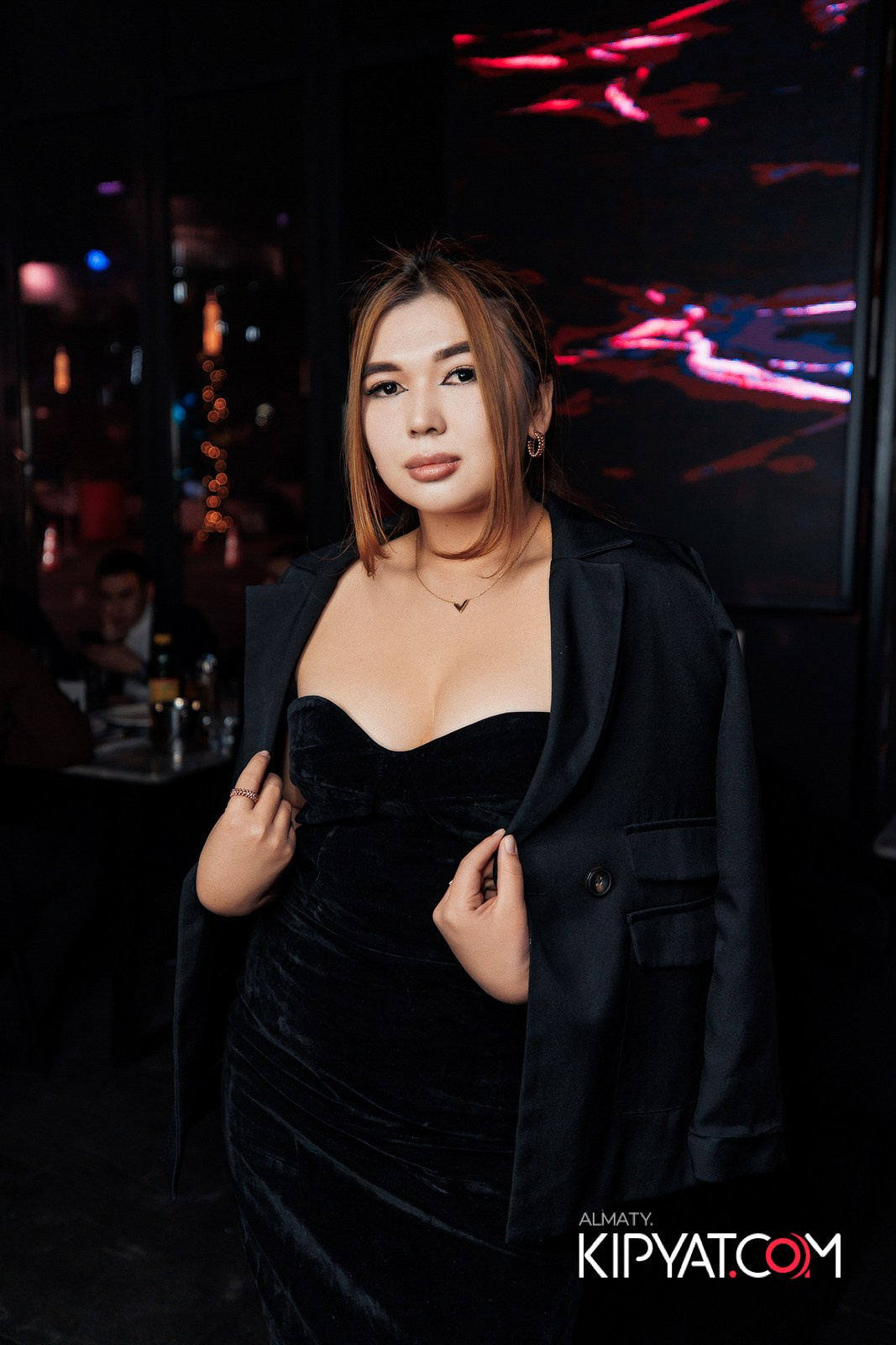 FRIENDS BAR & TERRACE. КИПЯТКОМ АЛМАТЫ!