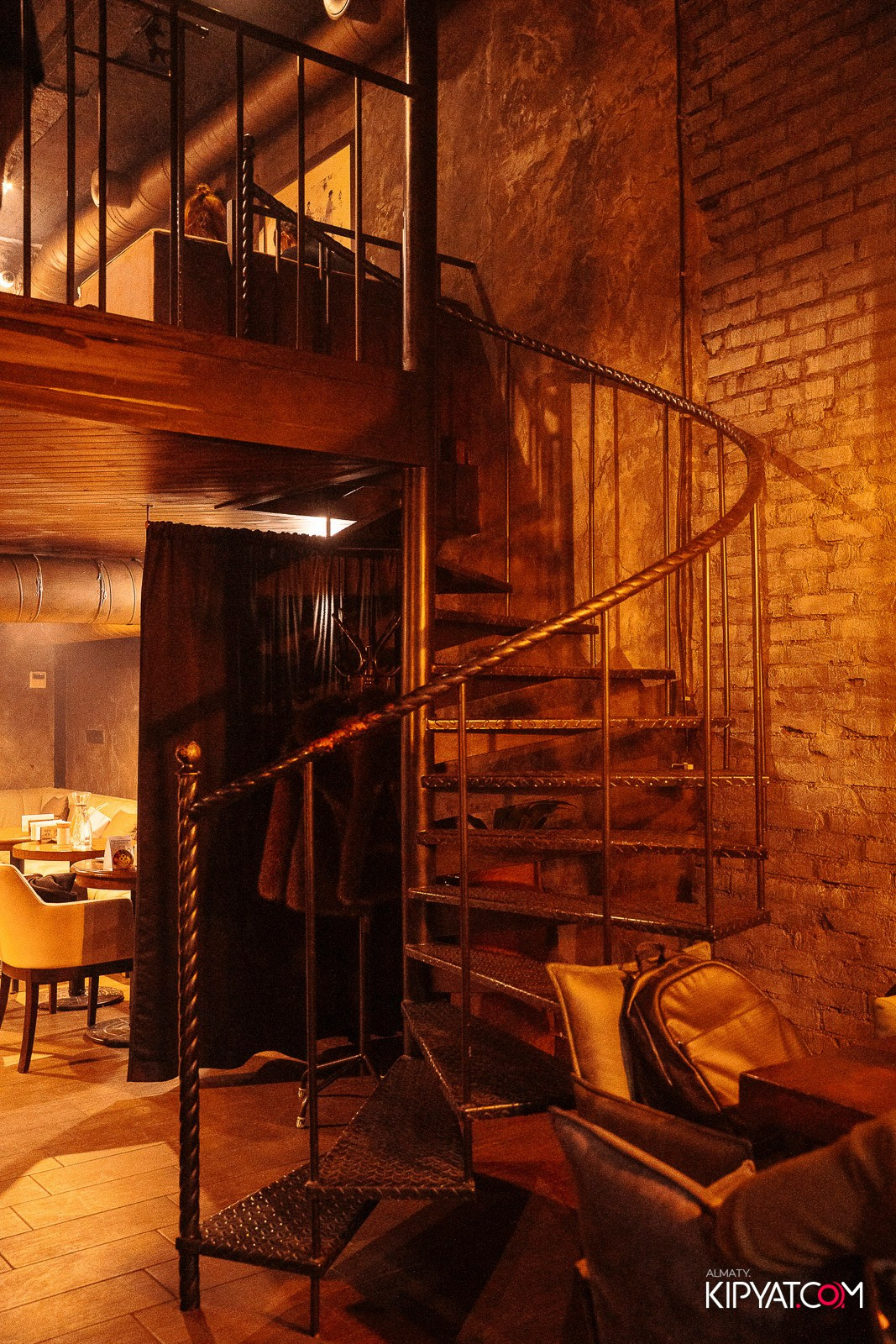 РЕСТО-БАР СКАНДАЛИСТЪ. КИПЯТКОМ АЛМАТЫ! Фотосъемка мероприятий в Алматы