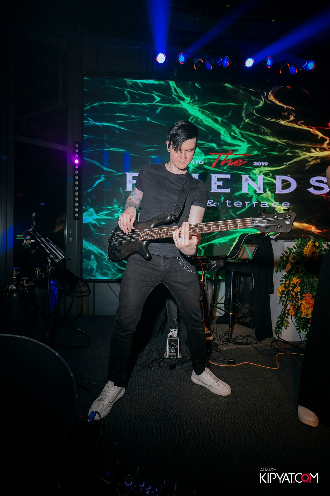 FRIENDS BAR & TERRACE. КИПЯТКОМ АЛМАТЫ! Фотосъемка мероприятий в Алматы