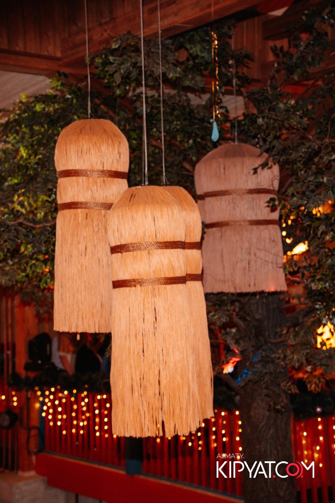 ГРУЗИНСКИЙ ДВОР НА КАБАНБАЙ БАТЫРА. КИПЯТКОМ АЛМАТЫ!