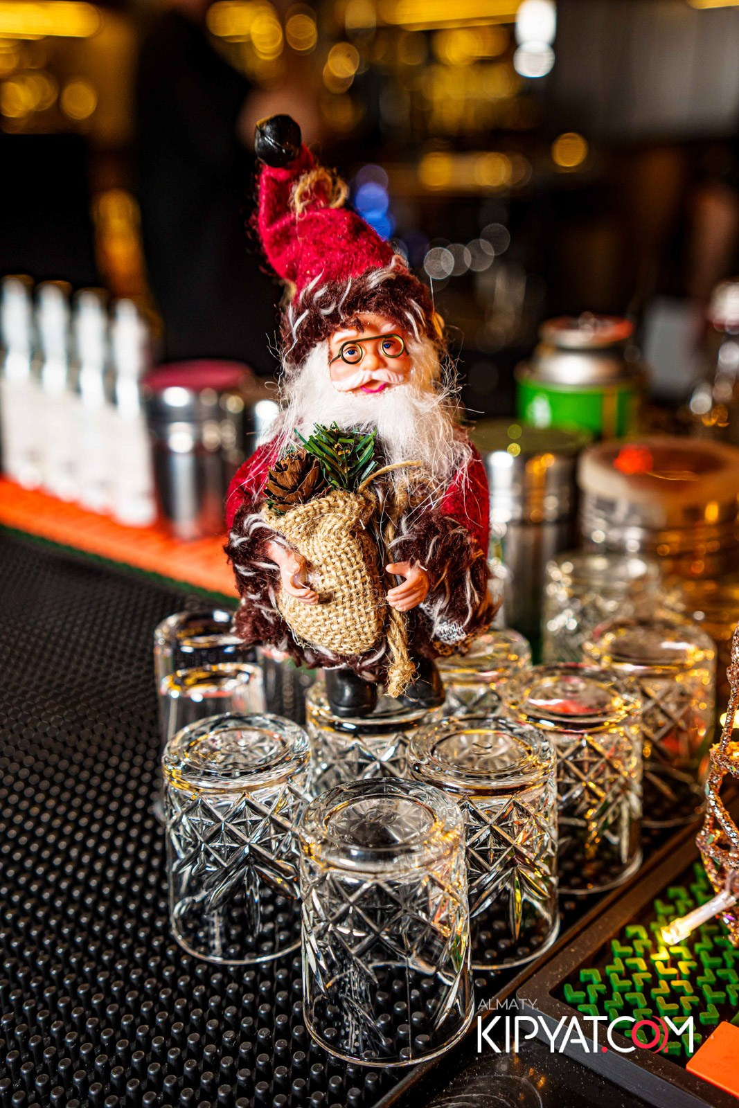 OBLAKO LOUNGE BAR. КИПЯТКОМ АЛМАТЫ!