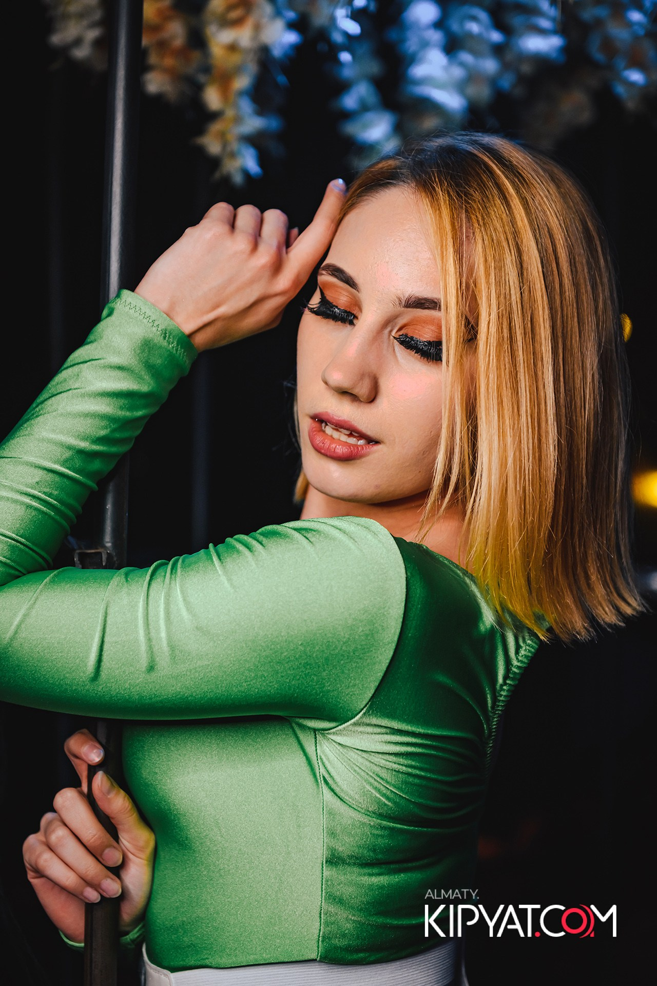 UYAT EMES BAR. КИПЯТКОМ АЛМАТЫ!