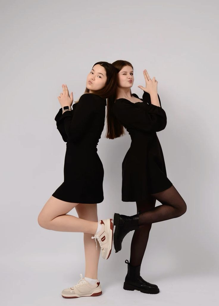 Идеи фото группами 9-11 класс. Выпускные альбомы «Эврика» в Нижнем Новгороде