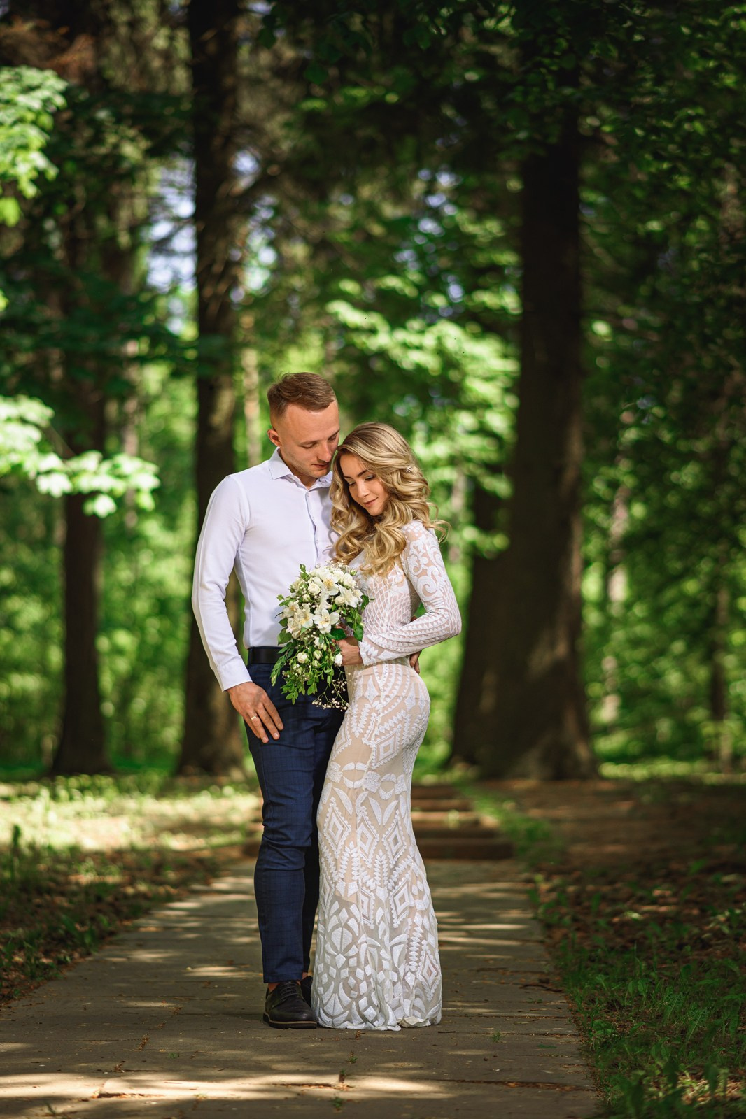 Свадебная фотосессия. Компания и фотошкола по созданию контента в Москве