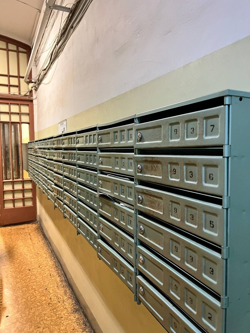 Выставка «Литературный этаж. 100 лет на крыше Дома Нирнзее». П&П — Полезное с Приятным. Фотоэкскурсии — Москва на память. Экскурсовод и фотограф в Москве. Увези столицу в своём альбоме!