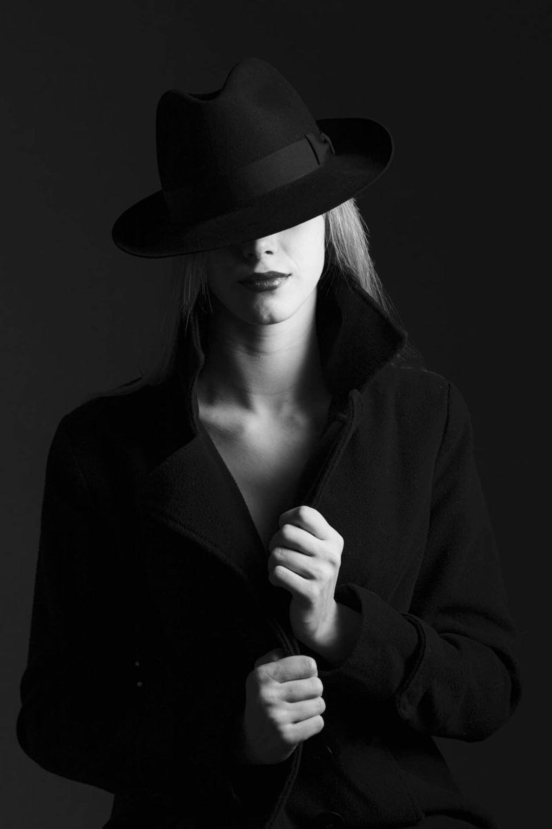 ЧЕРНО-БЕЛЫЙ ПОРТРЕТ