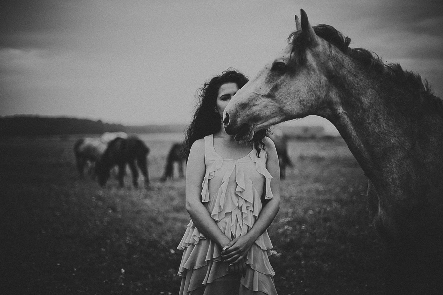 Мария и лошади. Фотограф Полина Егорова город Тюмень