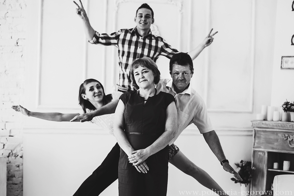 Яна дома. С семьей. Фотограф Полина Егорова город Тюмень