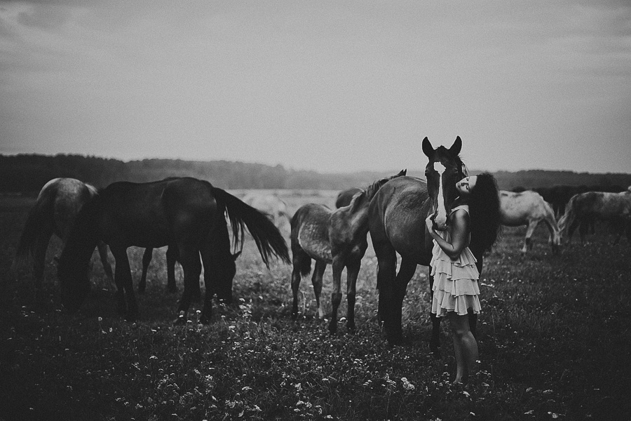 Мария и лошади. Фотограф Полина Егорова город Тюмень
