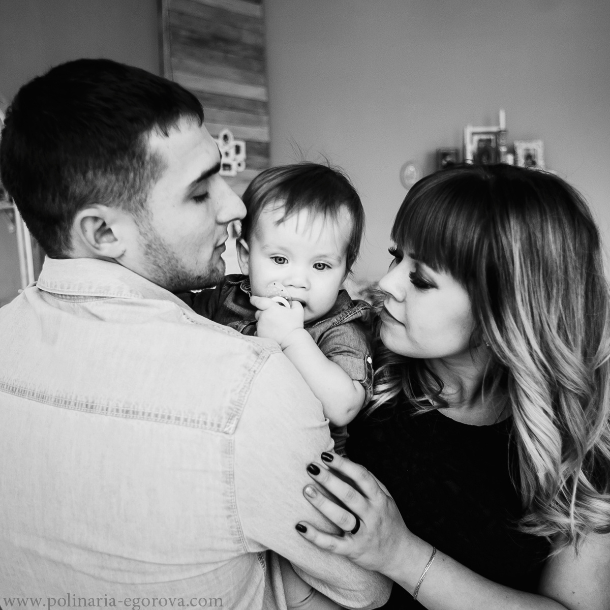 Алиса и родители. Фотограф Полина Егорова город Тюмень