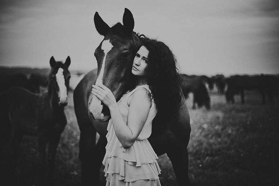 Мария и лошади. Фотограф Полина Егорова город Тюмень