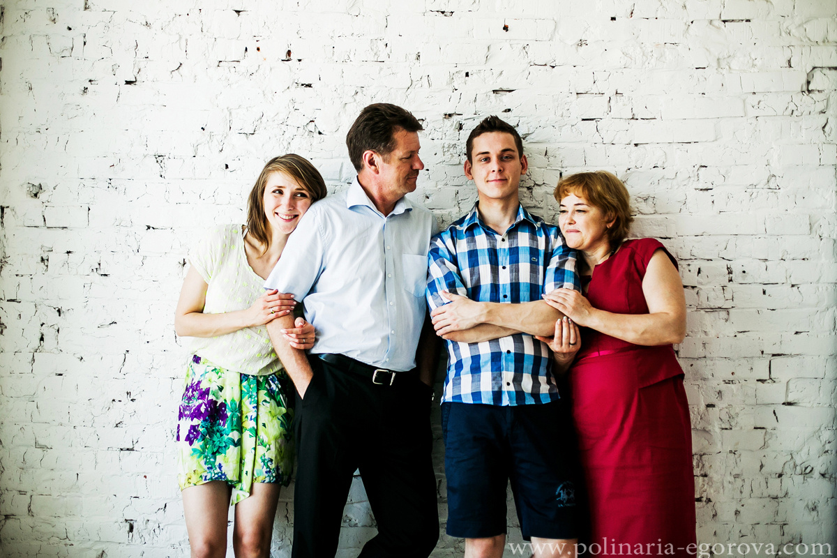 Яна дома. С семьей. Фотограф Полина Егорова город Тюмень