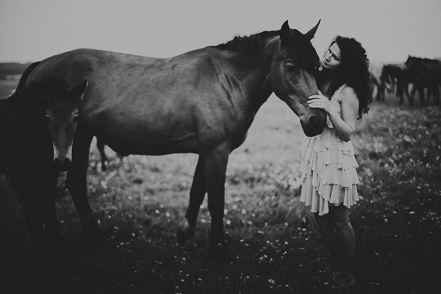 Мария и лошади. Фотограф Полина Егорова город Тюмень