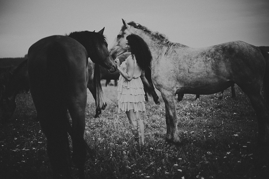 Мария и лошади. Фотограф Полина Егорова город Тюмень