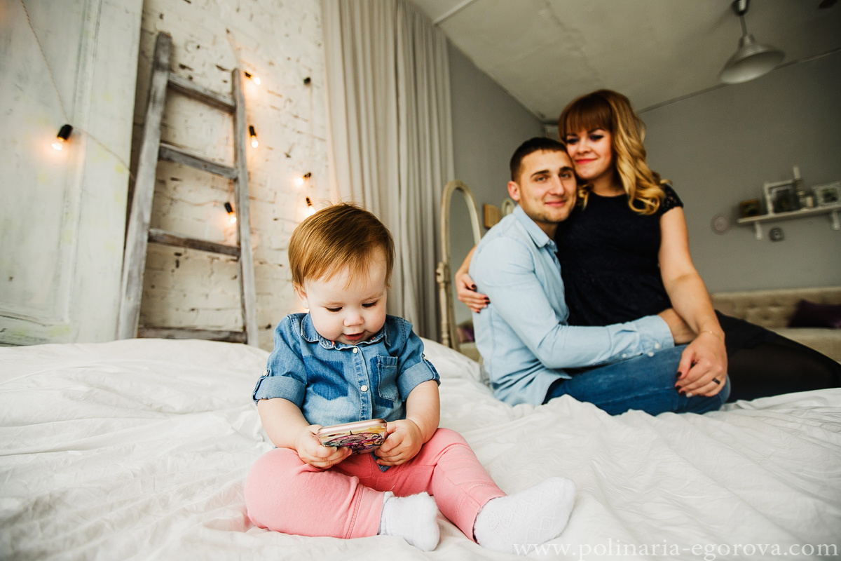 Алиса и родители. Фотограф Полина Егорова город Тюмень