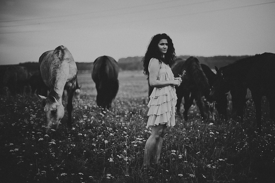 Мария и лошади. Фотограф Полина Егорова город Тюмень