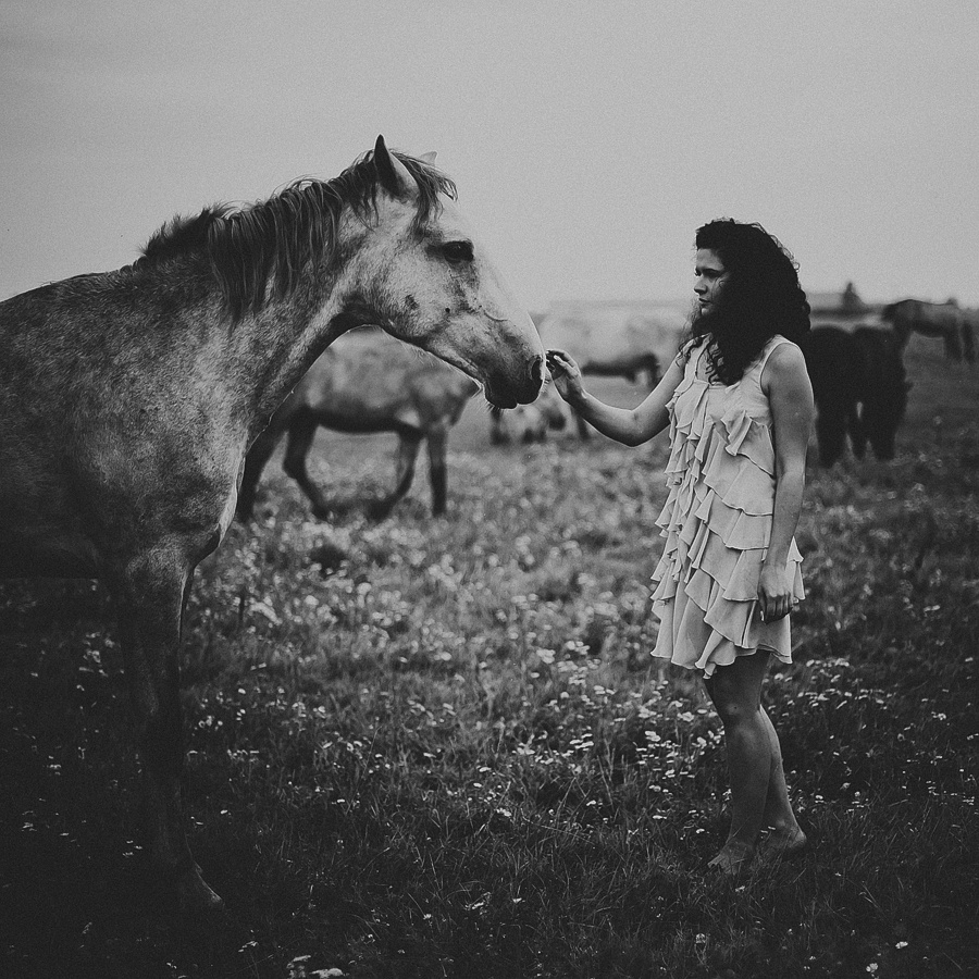 Мария и лошади. Фотограф Полина Егорова город Тюмень