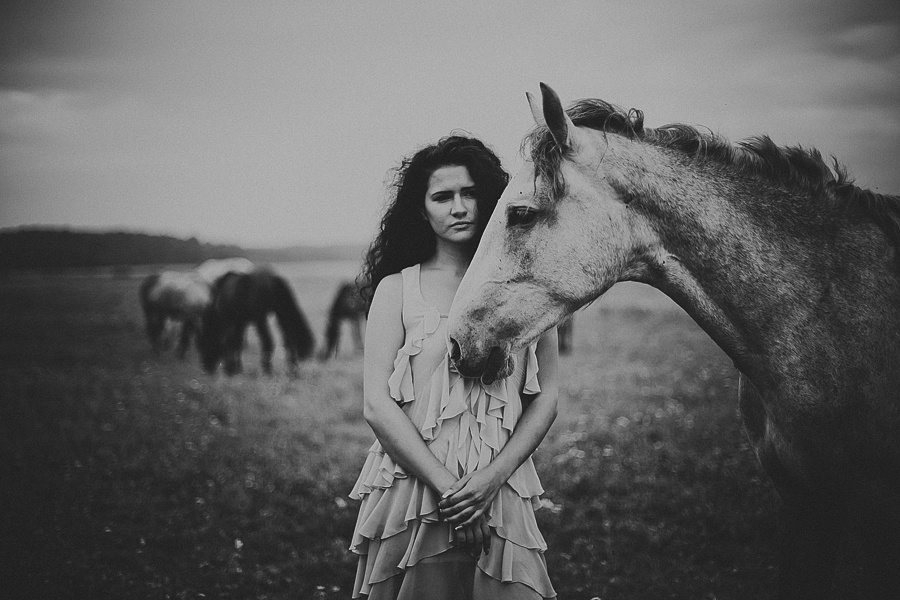 Мария и лошади. Фотограф Полина Егорова город Тюмень