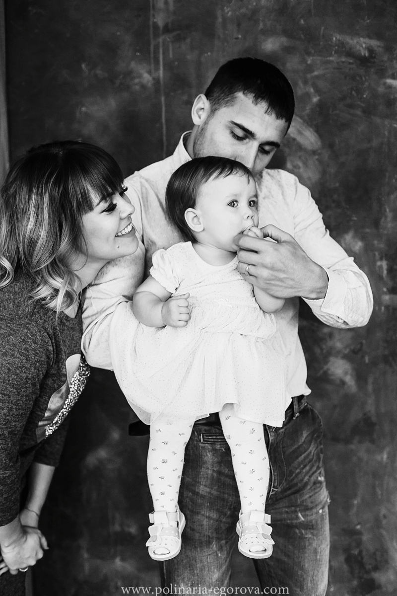 Алиса и родители. Фотограф Полина Егорова город Тюмень