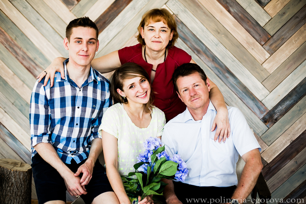 Яна дома. С семьей. Фотограф Полина Егорова город Тюмень