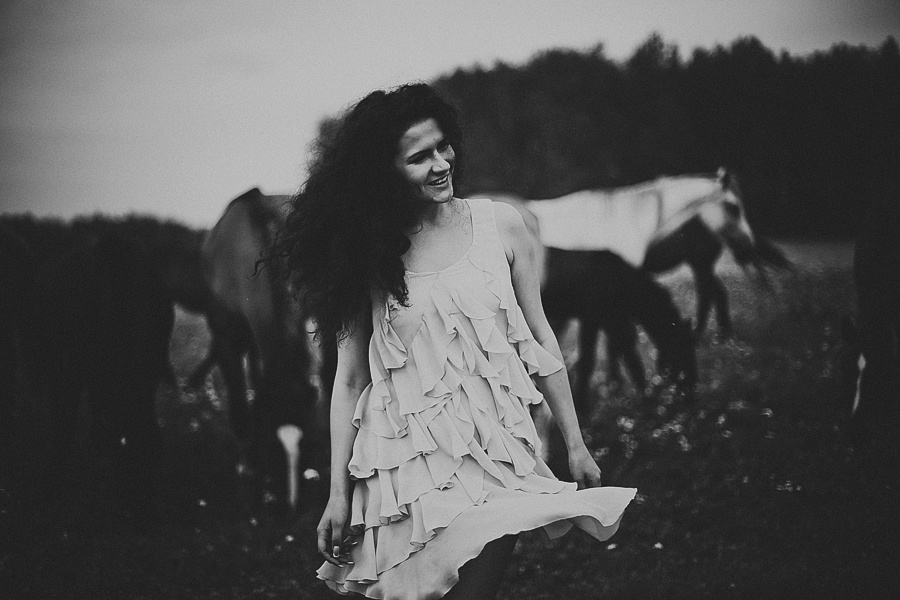 Мария и лошади. Фотограф Полина Егорова город Тюмень