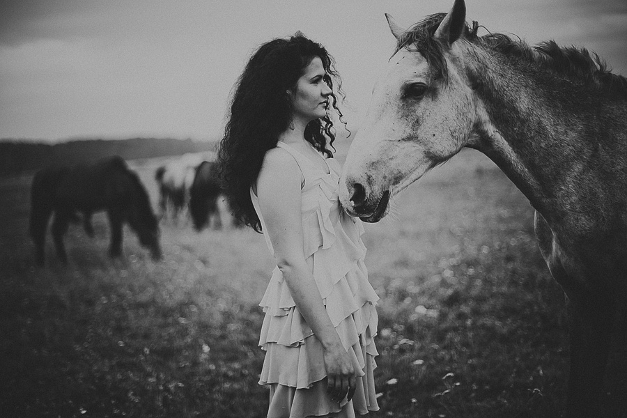 Мария и лошади. Фотограф Полина Егорова город Тюмень