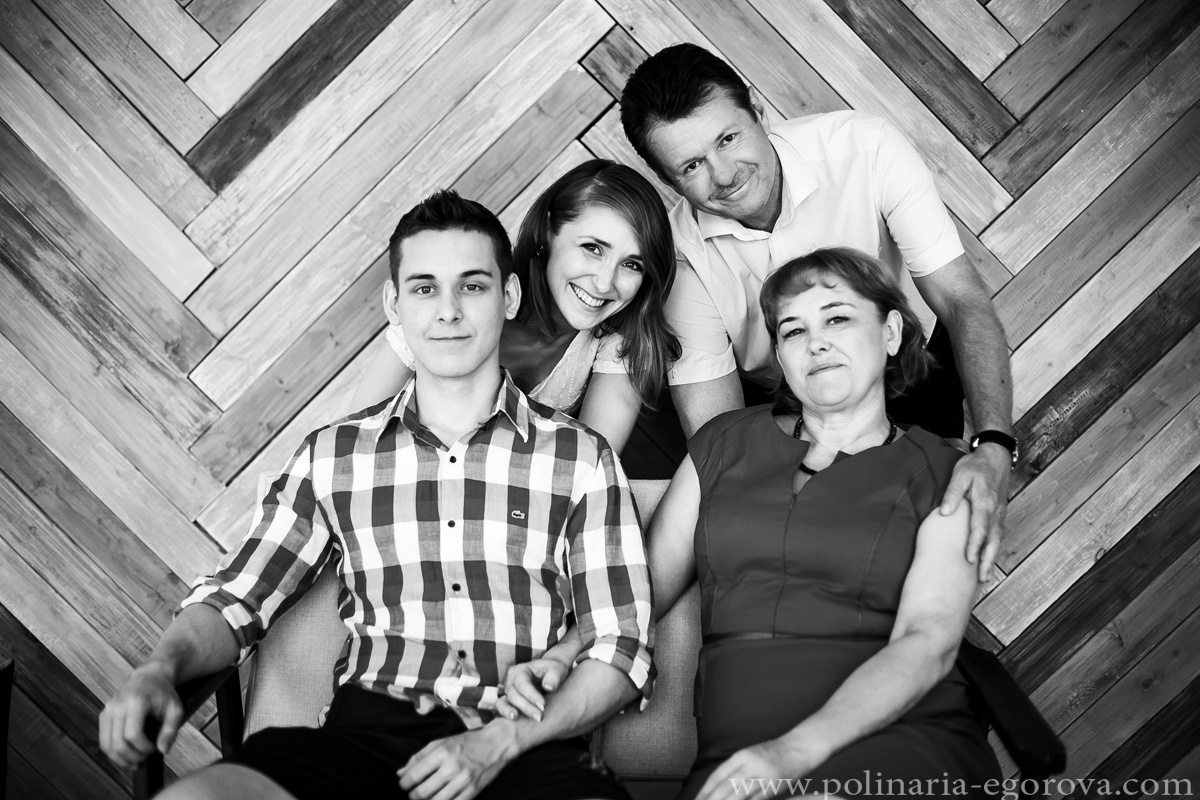 Яна дома. С семьей. Фотограф Полина Егорова город Тюмень