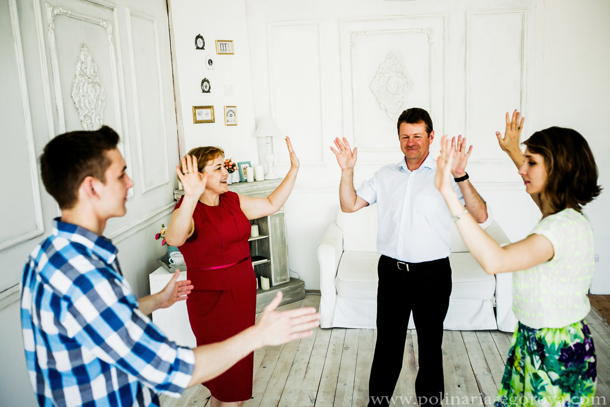 Яна дома. С семьей. Фотограф Полина Егорова город Тюмень