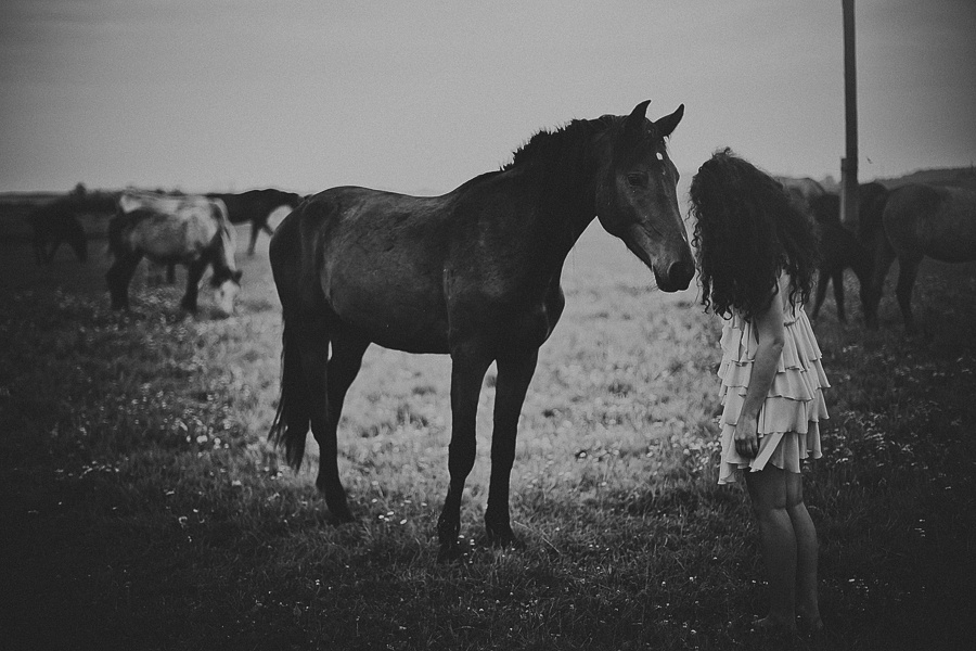 Мария и лошади. Фотограф Полина Егорова город Тюмень