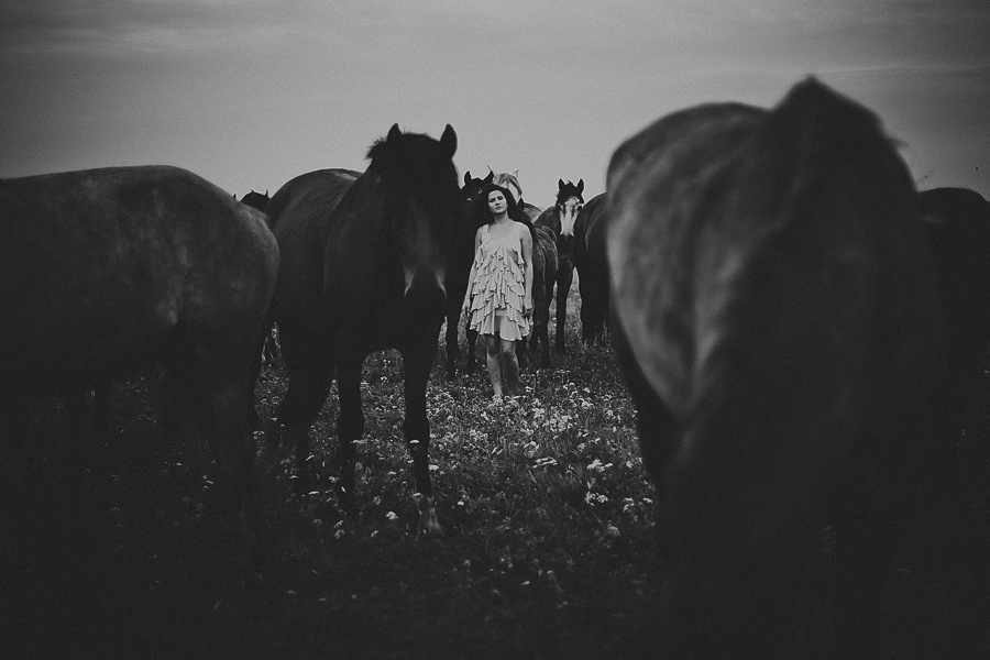 Мария и лошади. Фотограф Полина Егорова город Тюмень