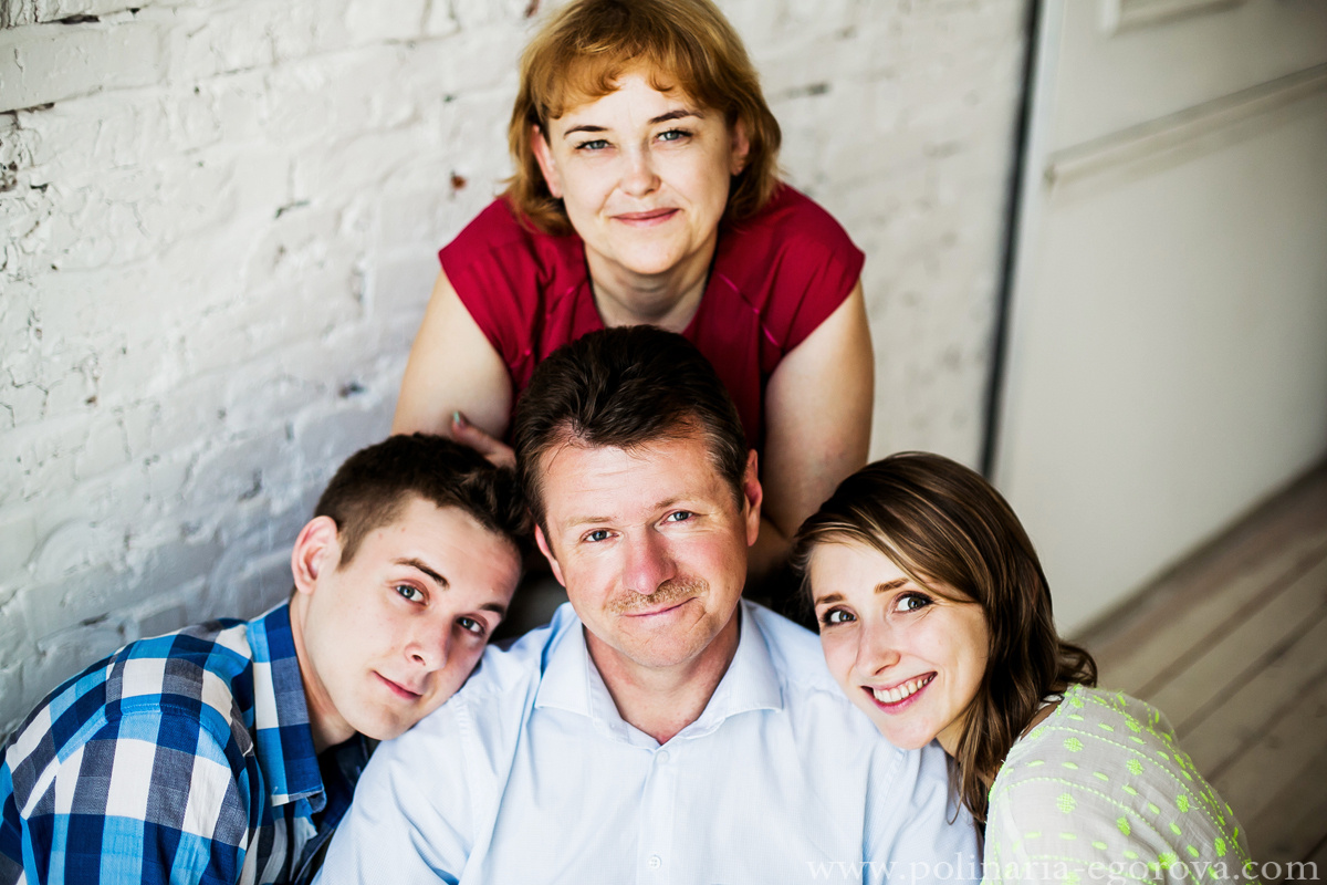 Яна дома. С семьей. Фотограф Полина Егорова город Тюмень