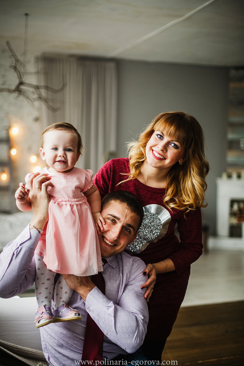 Алиса и родители. Фотограф Полина Егорова город Тюмень