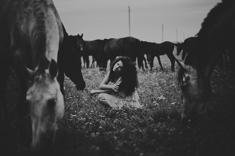 Мария и лошади. Фотограф Полина Егорова город Тюмень