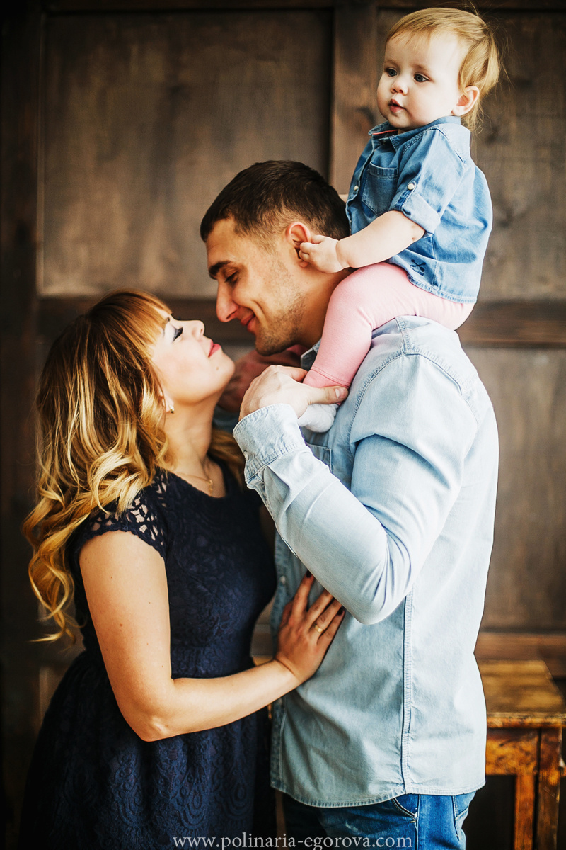Алиса и родители. Фотограф Полина Егорова город Тюмень