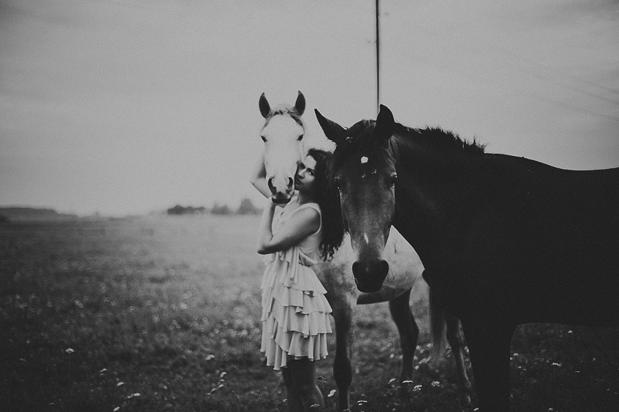 Мария и лошади. Фотограф Полина Егорова город Тюмень