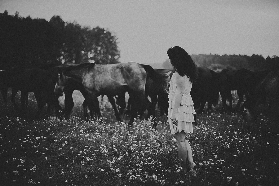 Мария и лошади. Фотограф Полина Егорова город Тюмень