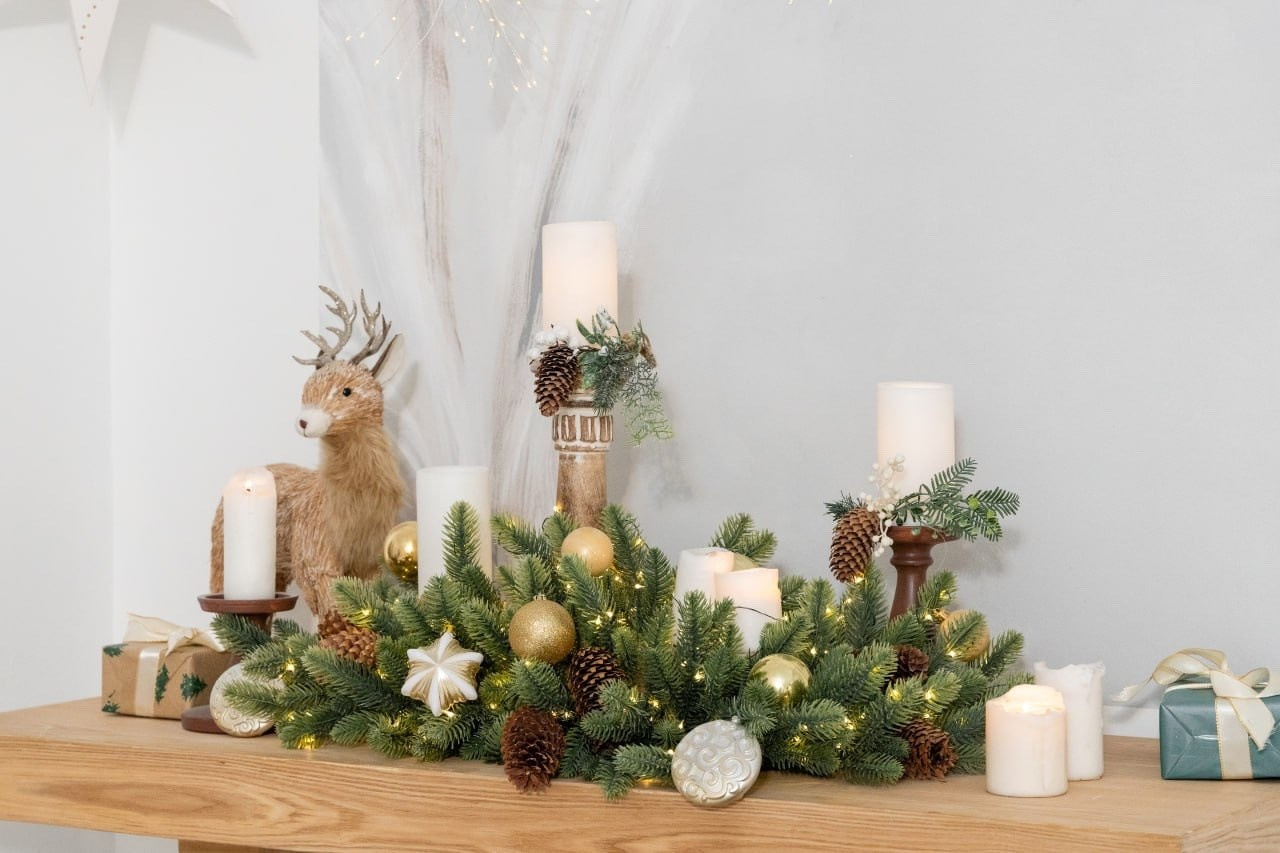 Светлый зал фотостудии Арт Рояль для новогодних фотосессий в Сургуте