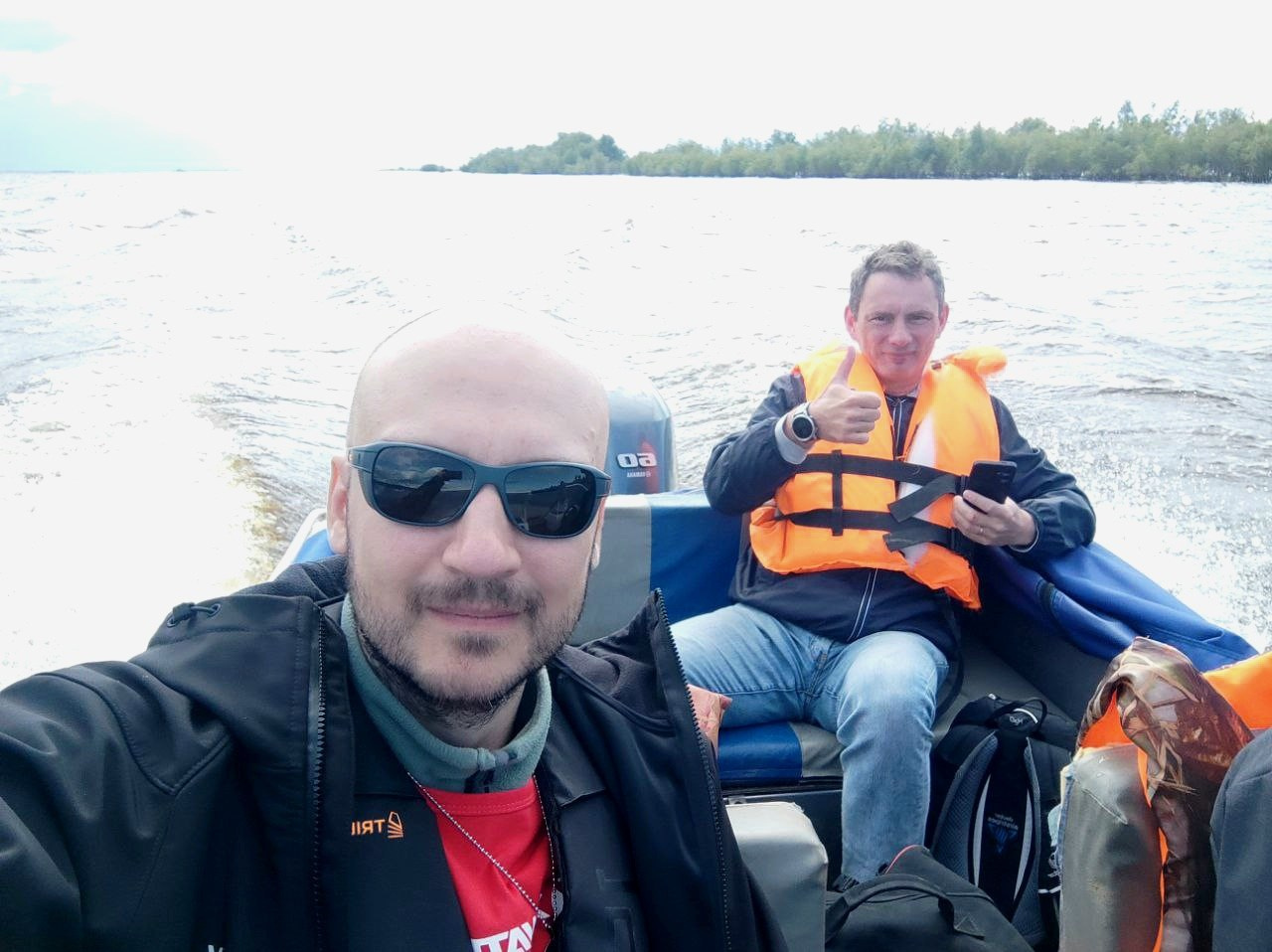 Подремал в лодке, можно помыться и идти праздновать