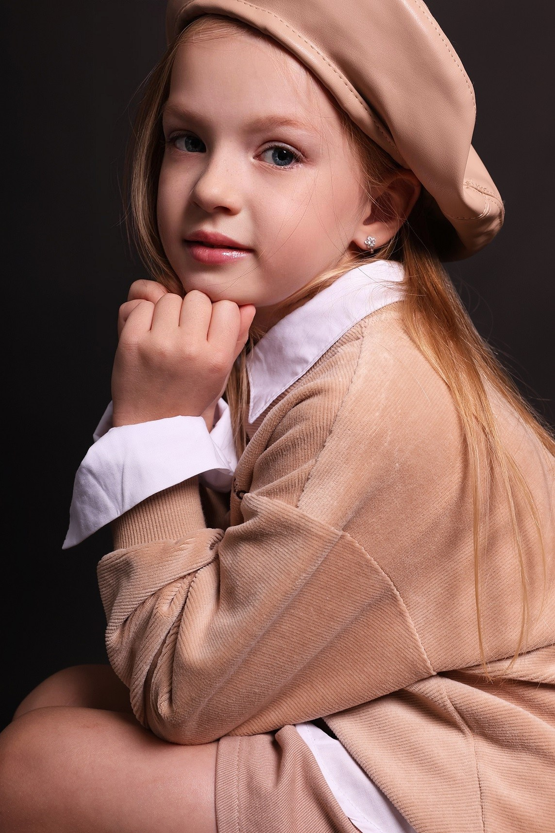 Вероника Порецкова. Съёмка одежды для маркетплейсов и брендов Morozova Production