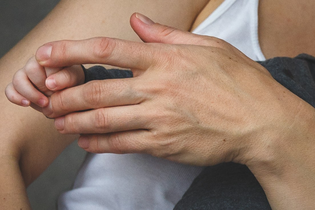Домашняя фотосъемка грудного кормления. Семейный и школьный фотограф в Москве Анна Ткач