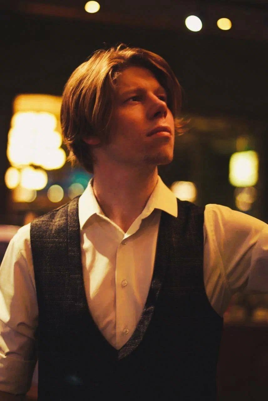 Осень. Костюмер, художник кино и телевидения в спб