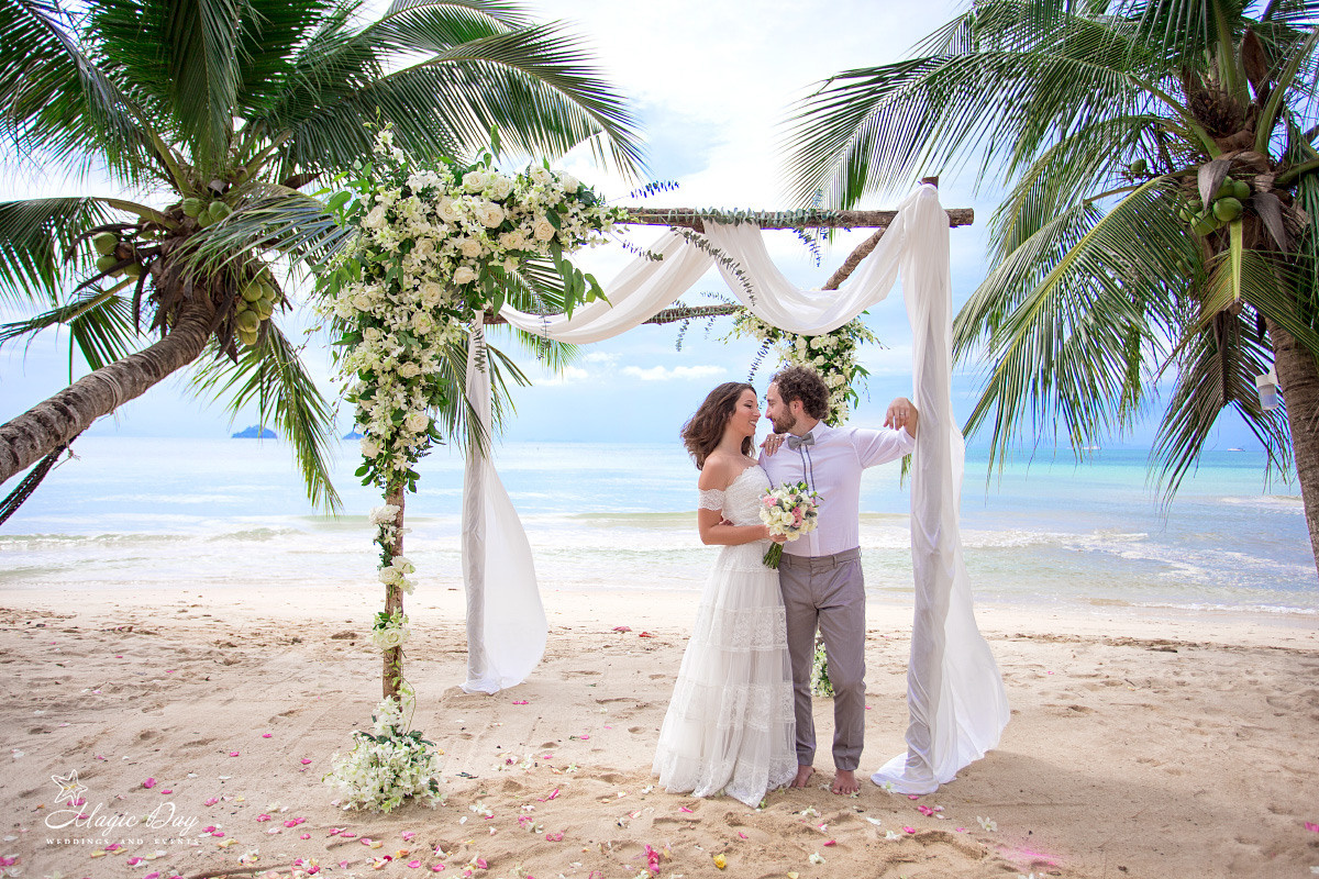 Mariage sur la plage. Mariage à Koh Samui, en Thaïlande. Whatsapp: +66 94 3 650 301