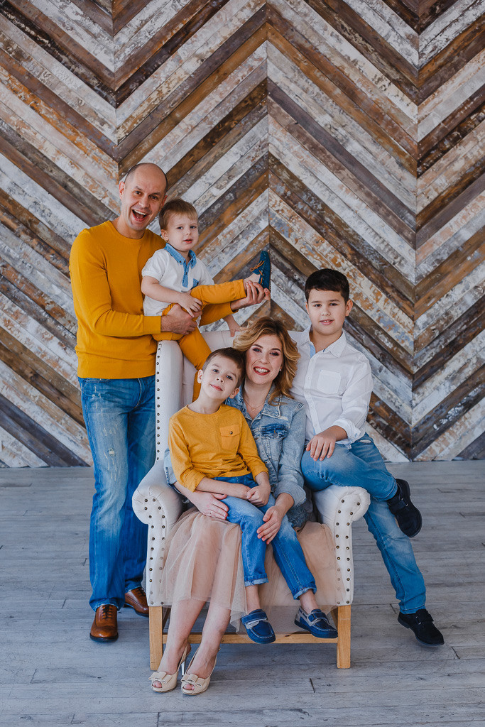 Константин, Валентина и их семья. Семейный фотограф Николаева Ольга