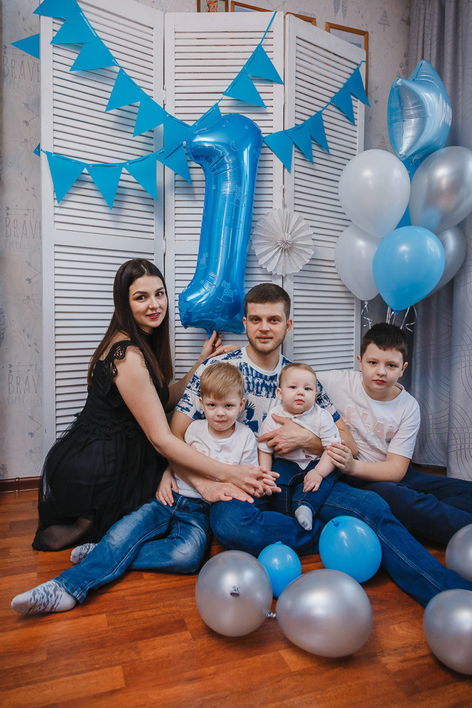 Годовасие Артема. Семейный фотограф Николаева Ольга