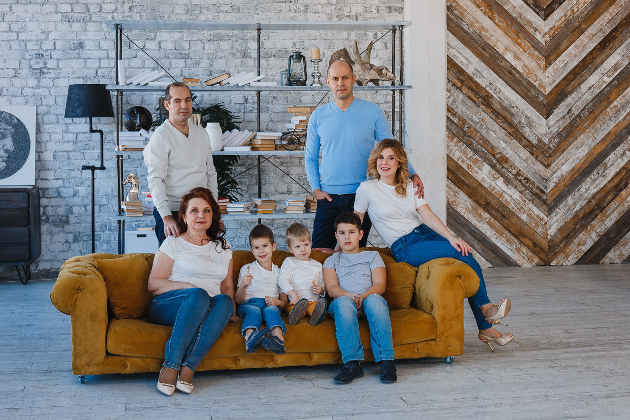 Константин, Валентина и их семья. Семейный фотограф Николаева Ольга