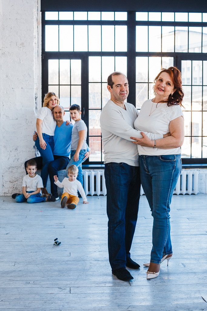 Константин, Валентина и их семья. Семейный фотограф Николаева Ольга