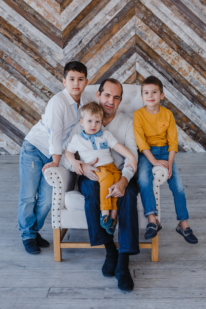 Константин, Валентина и их семья. Семейный фотограф Николаева Ольга