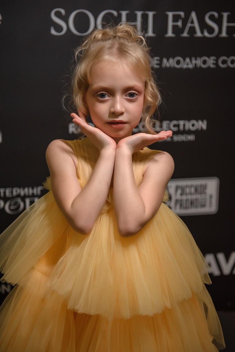 SochiFashionWeek2024 дизайнер Анохина Светлана. Семейный и коммерческий фотограф в Сочи Александр Бодунов