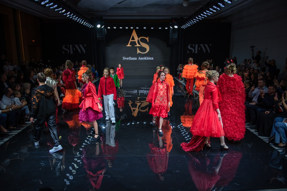 SochiFashionWeek2024 дизайнер Анохина Светлана. Семейный и коммерческий фотограф в Сочи Александр Бодунов