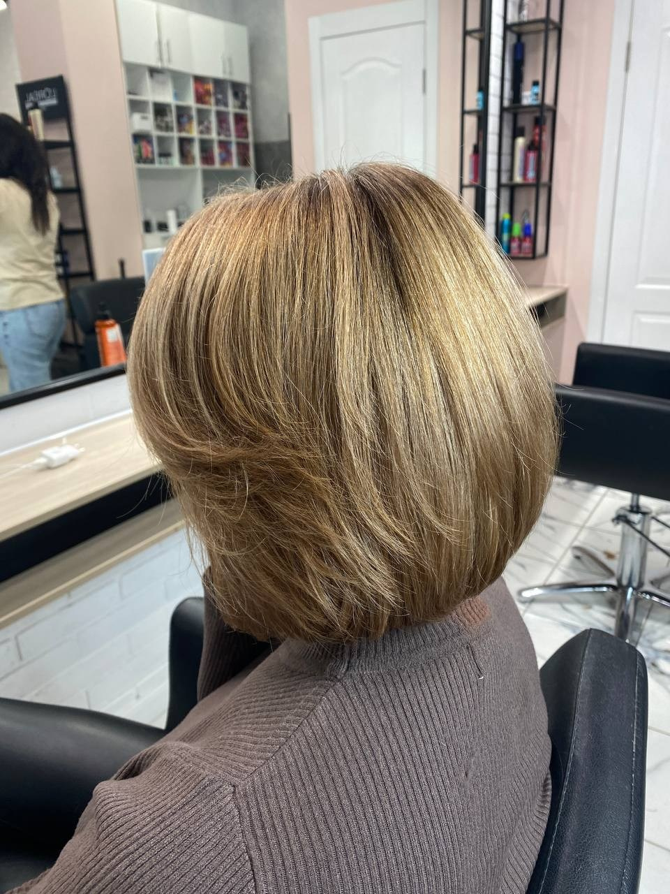 Парикмахер-колорист Тамилла. Салон красоты PUDRA